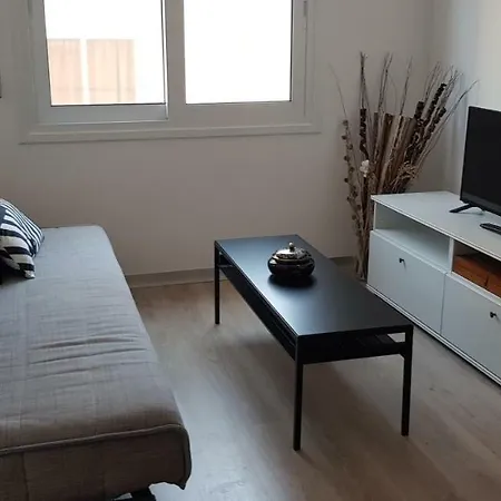 Apartment Studio 33 *